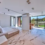 Serenity Pearl Hotel *
